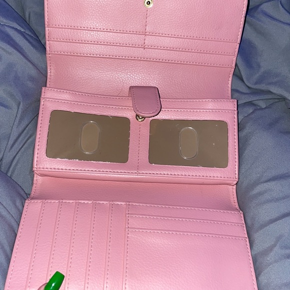 Pink wallet - Picture 2 of 3